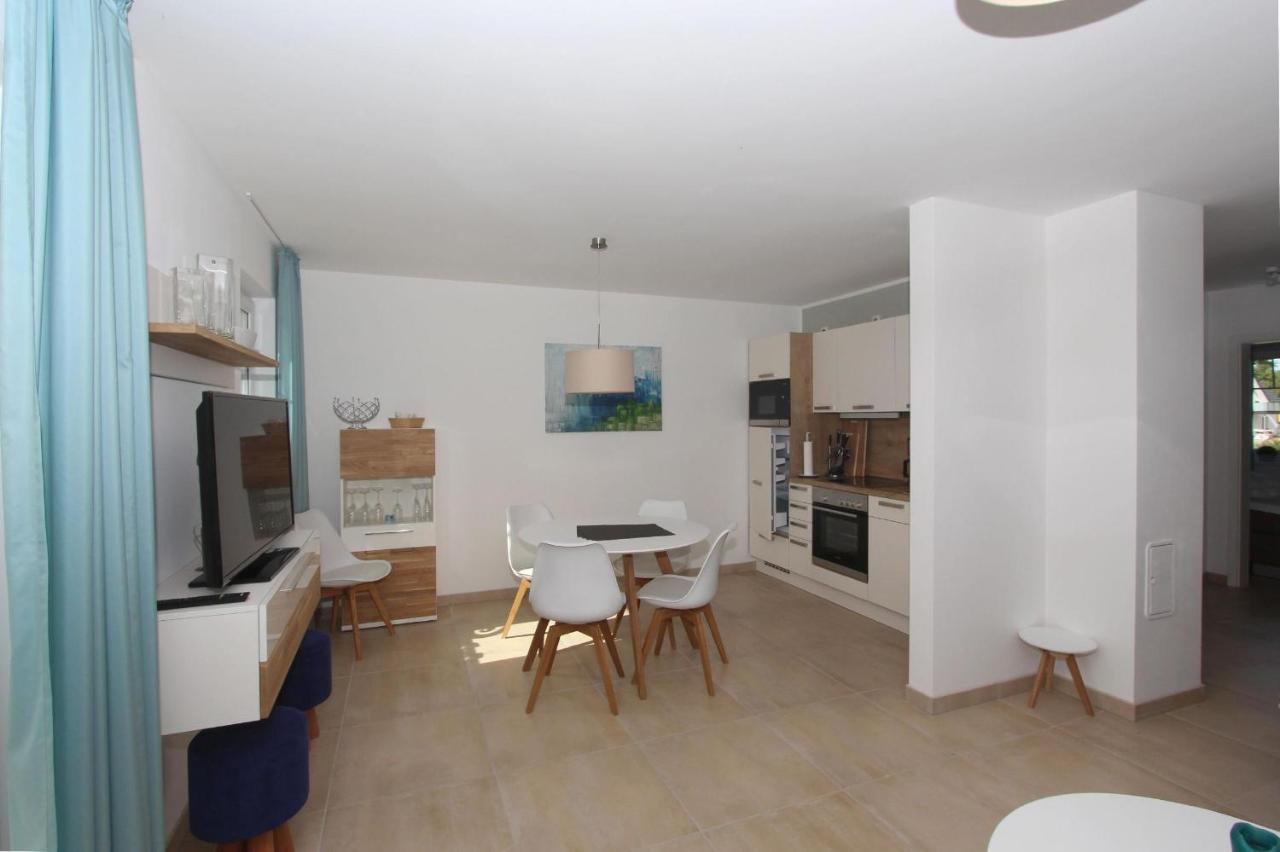 Strandnahe Fewo Mit Terrasse, Gratis Nutzung Vom Ahoi Erlebnisbad Und Sauna In Sellin - Rex Rugia Fewo 13-2 Apartment Lobbe Exterior foto